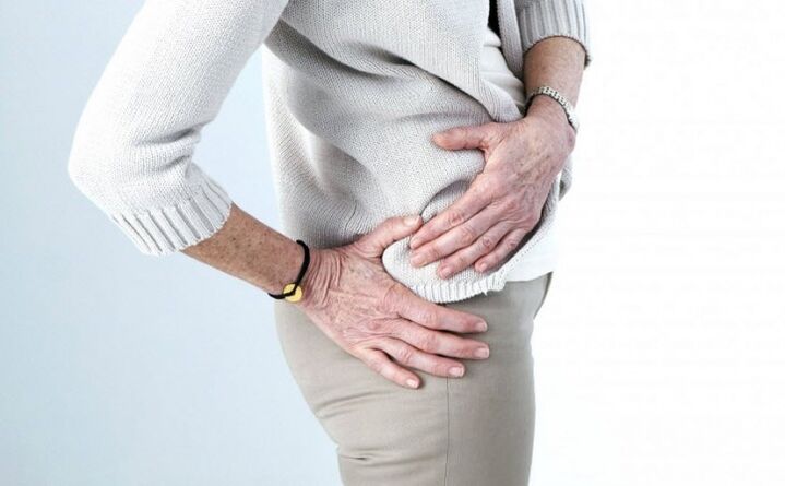 Coxarthrose de la hanche chez une femme âgée